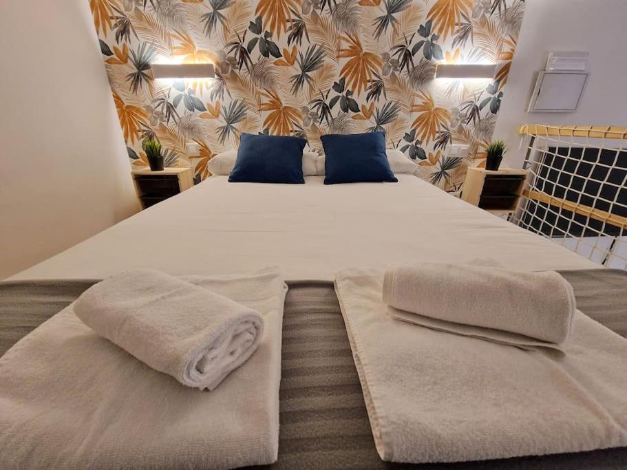 Mediodia Chica Apartamento Tipo Loft En La Latina Apartment Madrid Ngoại thất bức ảnh